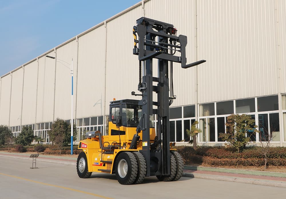 XCMG XLF180平衡重式叉车